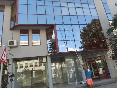 Мелани Професионално почистване