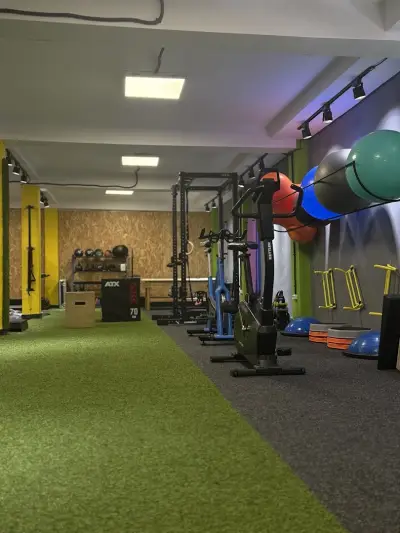 Медицински център “Academica Physio ”