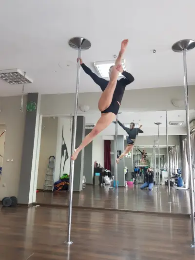 Sky Pole Desy Stefanova