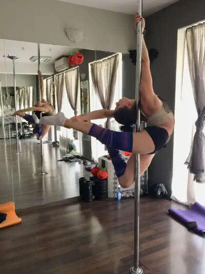 Sky Pole Desy Stefanova