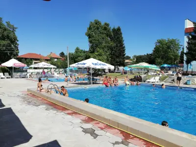 Клуб-басейн “Red beach” гр. Червен бряг