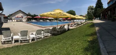 Клуб-басейн “Red beach” гр. Червен бряг