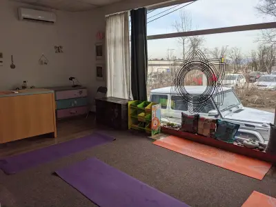 Jody -T - Лятна занималня, йога за възрастни , танци за деца, индивидуални уроци за деца