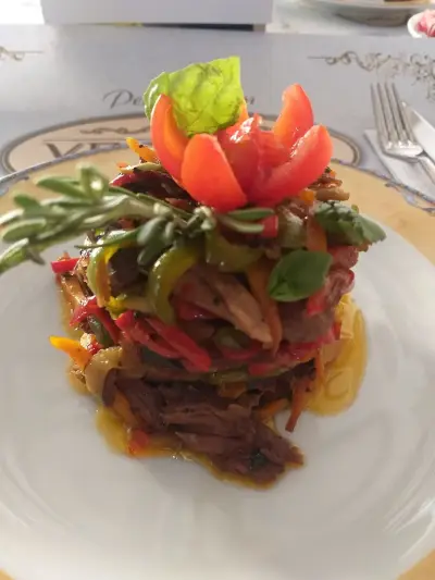 Ресторант "Улицата"