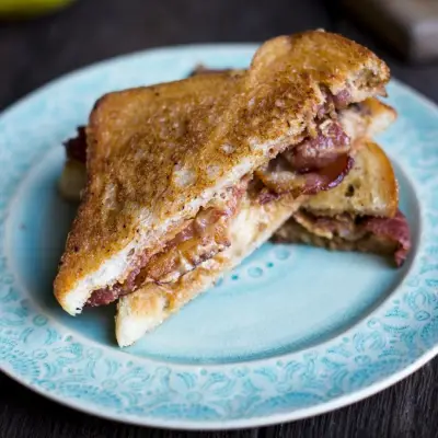 Čin Ko Sandwich