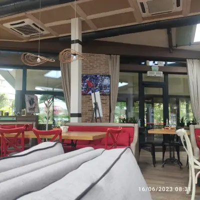 Enjoy Food & Drinks