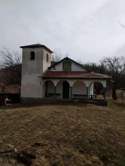 Църква "Св. Петър и Павел", Церецел