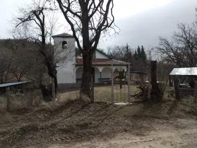 Църква "Св. Петър и Павел", Церецел