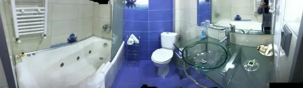 Стая с голямо двойно легло и балкон
