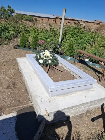 "Слави 71"- Надгробни паметници