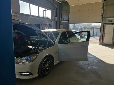 Mercedes Auto