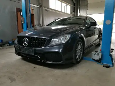 Mercedes Auto
