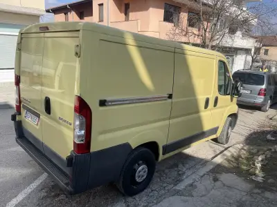 Отдаване на автомобили и бусове под наем