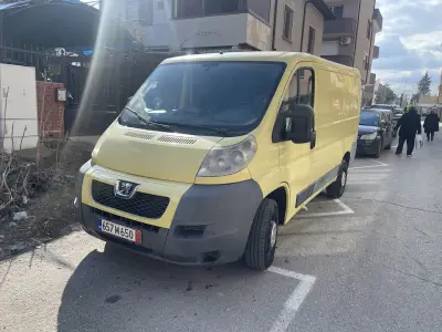 Отдаване на автомобили и бусове под наем