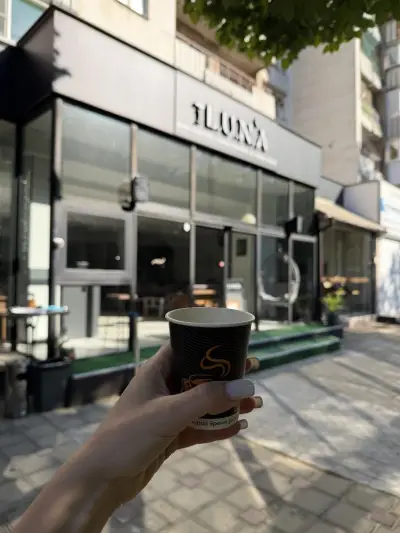 LUNA bar coffee lunch shisha & good mood
