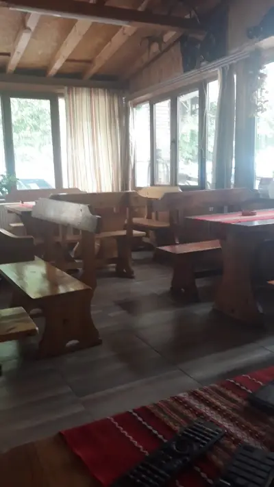 Fashion Cafe Bar