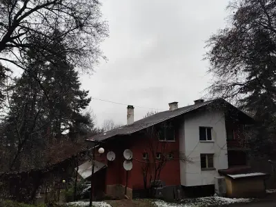 Хотел-ресторант "Хижата"