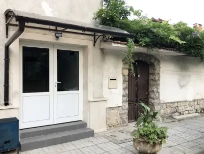 Corner house apartment