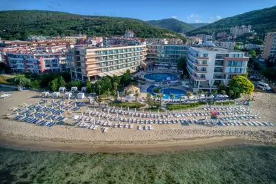 Хотел Сенди Бей (Sandy Bay Hotel)