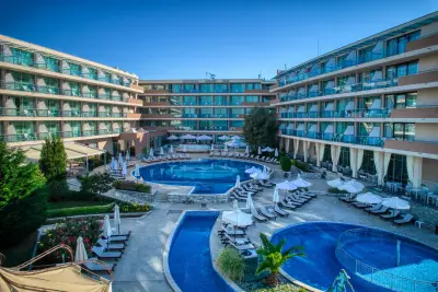 Хотел Сенди Бей (Sandy Bay Hotel)