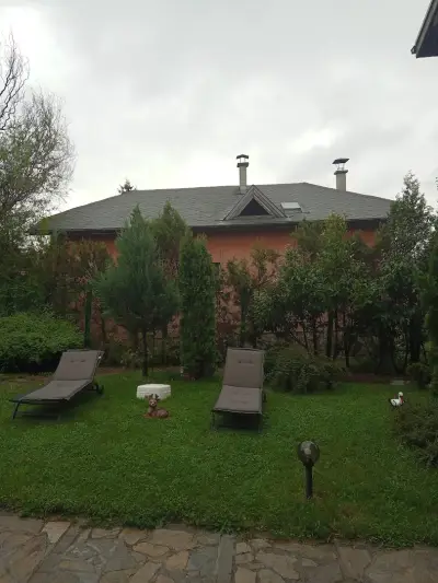 Вакарел резидънс