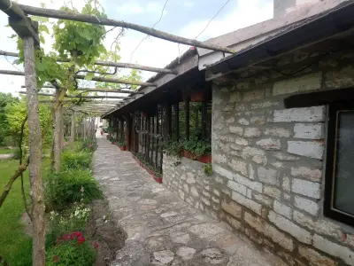 Левана Къща за Гости