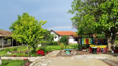 Левана Къща за Гости