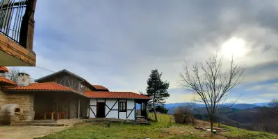 Двете къщи, с. Буйновци - The Two Houses, Buynovtsi village