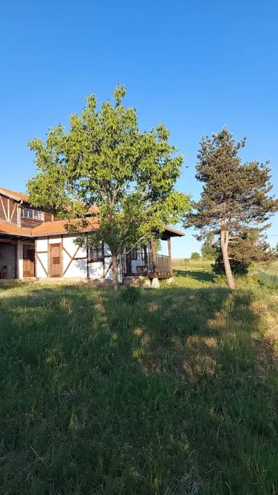 Двете къщи, с. Буйновци - The Two Houses, Buynovtsi village