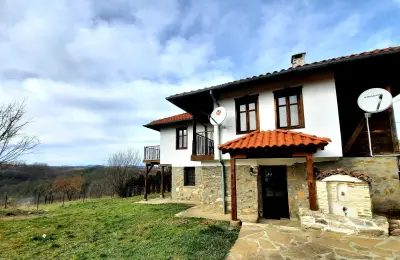 Двете къщи, с. Буйновци - The Two Houses, Buynovtsi village
