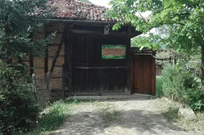 Земя на Силата - Земя на Любовта