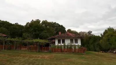 Земя на Силата - Земя на Любовта