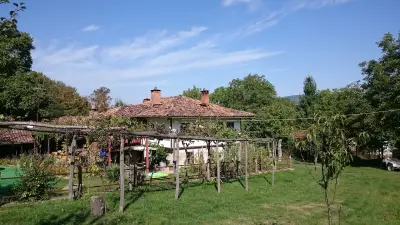Земя на Силата - Земя на Любовта