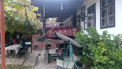 Земя на Силата - Земя на Любовта