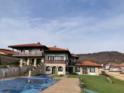 Любомировата къща