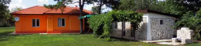 КЪЩА ЗА ГОСТИ ТОТИ