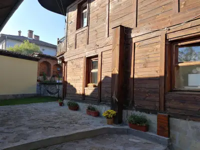 Сарафова Къща за Гости