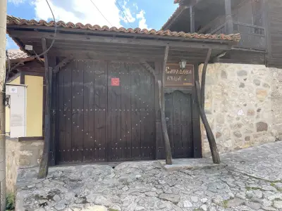 Сарафова Къща за Гости