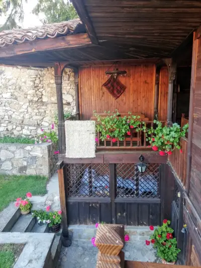 Сарафова Къща за Гости