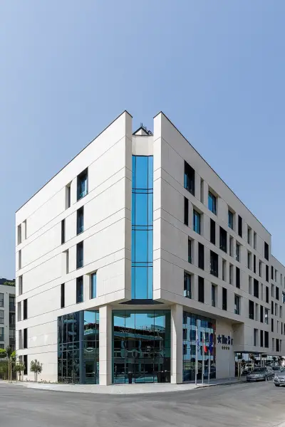 Blue Star Luxury Hotel