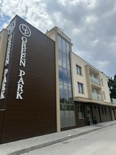 Hotel Green Park Service Perfected
