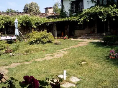 Kashta Chernitsata