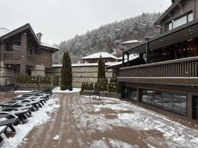 V Chalet Residence
