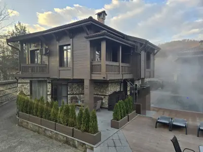V Chalet Residence