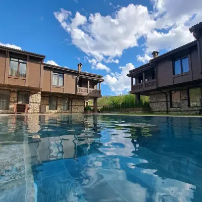 V Chalet Residence