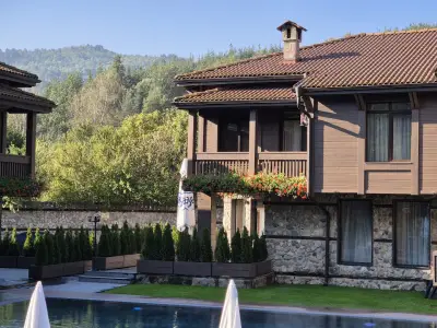 V Chalet Residence
