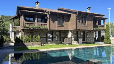 V Chalet Residence