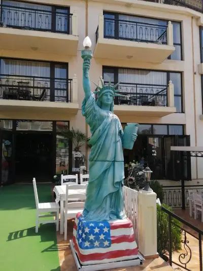 The American Hotel
