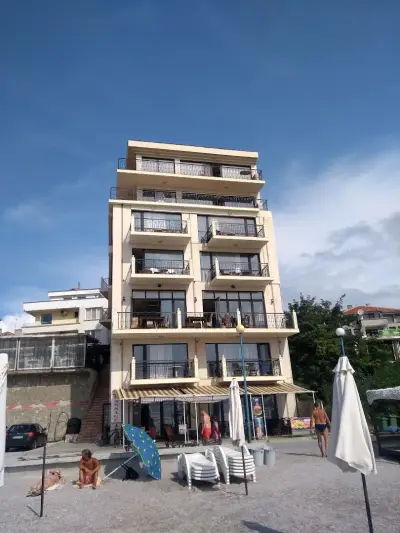 The American Hotel