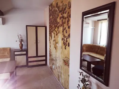 Riskyoff Hotel